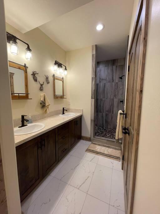 3505 Joseph Dr Cabin With Breathtaking Views, 30 Miles To Yellowstone Island Park Exterior photo