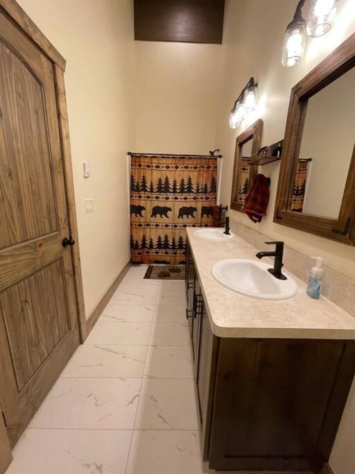 3505 Joseph Dr Cabin With Breathtaking Views, 30 Miles To Yellowstone Island Park Exterior photo