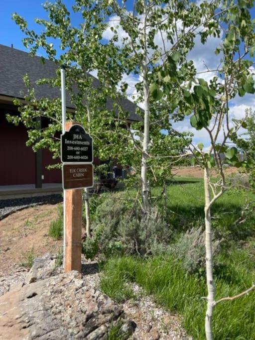 3505 Joseph Dr Cabin With Breathtaking Views, 30 Miles To Yellowstone Island Park Exterior photo