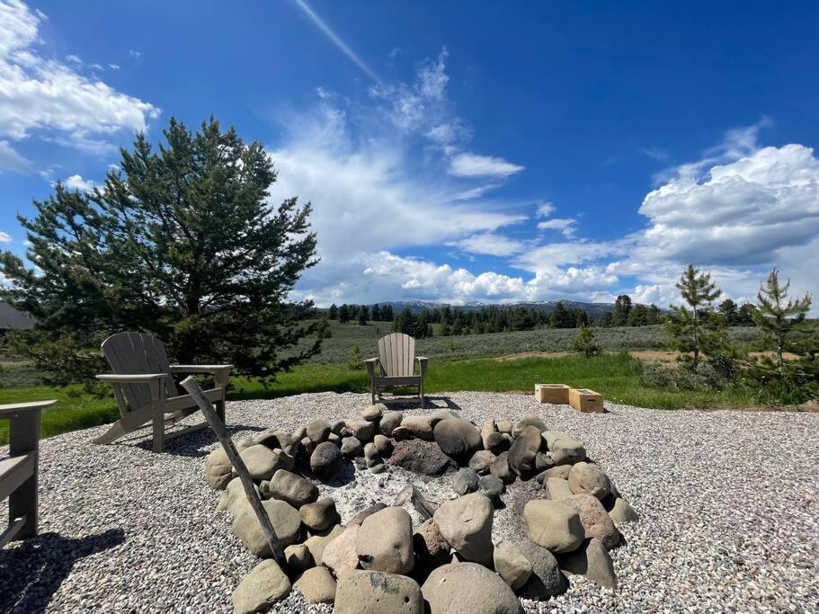 3505 Joseph Dr Cabin With Breathtaking Views, 30 Miles To Yellowstone Island Park Exterior photo