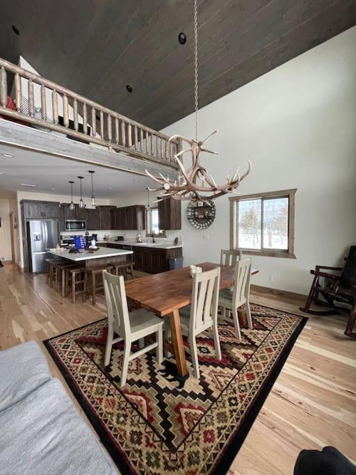 3505 Joseph Dr Cabin With Breathtaking Views, 30 Miles To Yellowstone Island Park Exterior photo